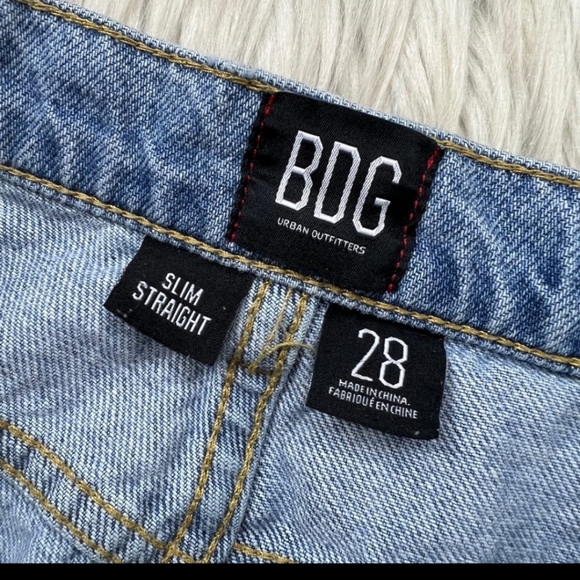 Urban Outfitters - BDG Women's Slim Straight Raw Hem Jeans - Picture 2 of 5